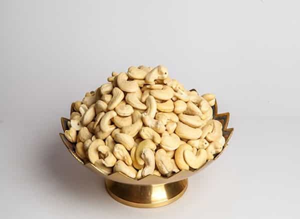 تصویر 4 از قیمت خرید بادام هندی خام + فروش ویژه